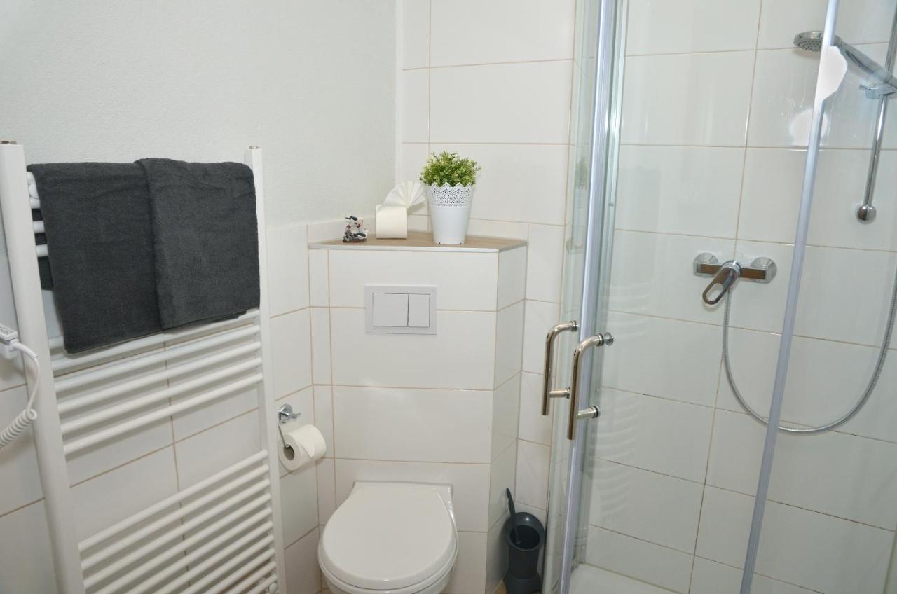 Hotel Zur Seerobbe クックスハーフェン エクステリア 写真